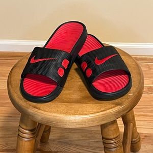 Nike black/Red slides. Mens size 10